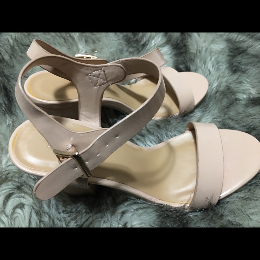 Shoes - Picture 4 of 5